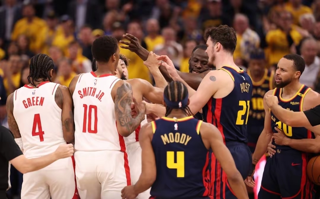包含最后时刻四川男篮门线救险：NBA季后赛节点到来，引发热议，资深球员宣示担当的词条