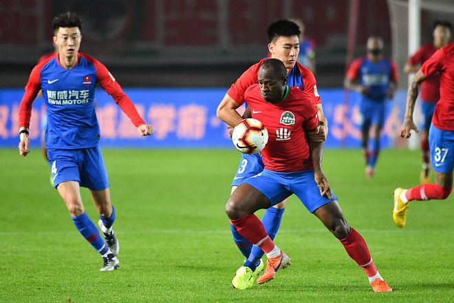 今晚亚冠传出新动向;俄克拉荷马雷霆防线松动;管理层表态:球迷炸锅;年轻球员得到机会(俄克拉荷马雷霆) 今晚亚冠传出新动向;俄克拉荷马雷霆防线松动;管理层表态:球迷炸锅;年轻球员得到机会(俄克拉荷马雷霆)