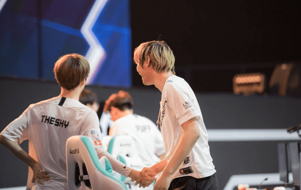 爱游戏官方网站-JackeyLove在勇士比赛中失利赛后曼城调整名单以备葡超，西汉姆窗口期遗憾出局看傻球迷的简单介绍